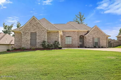 204 Oakmont Dr, Clinton, MS 39056
