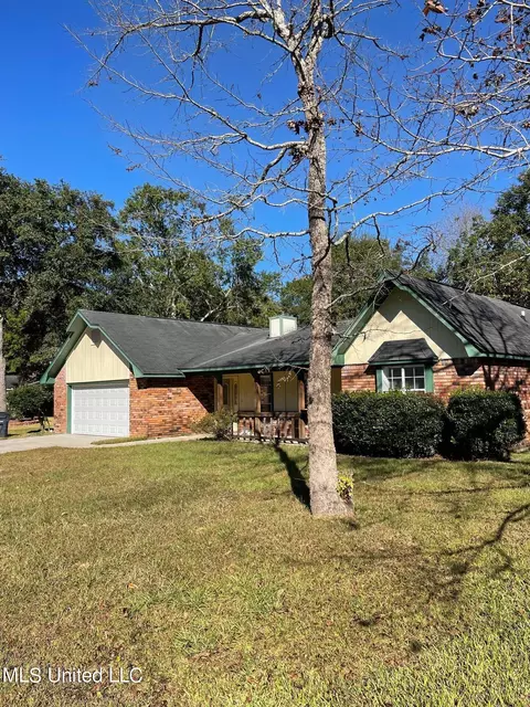 1017 Conley Cir, Ocean Springs, MS 39564
