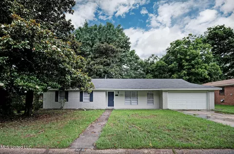 3731 Brinkley Dr, Jackson, MS 39213