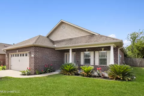 13763 Laurelwood Ln, Gulfport, MS 39503