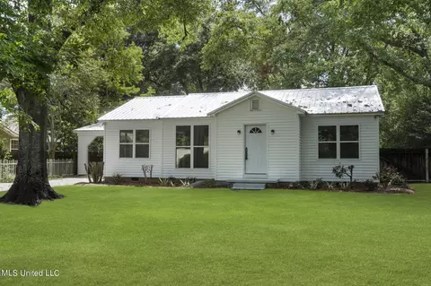116 Hinson St, Lucedale, MS 39452