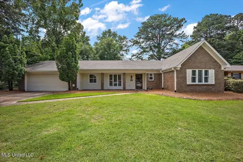 212 Kitchings Dr, Clinton, MS 39056