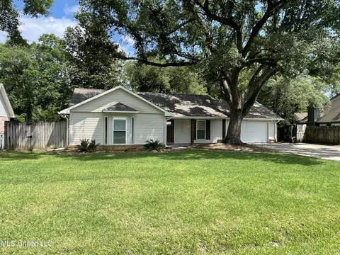 632 Analii St, Diamondhead, MS 39525