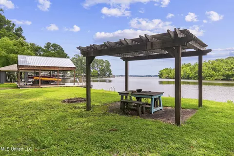 Exterior - 602 Forest Point Dr, Brandon, MS 39047 photo 13 of 21