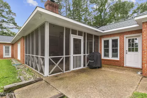 Exterior - 602 Forest Point Dr, Brandon, MS 39047 photo 8 of 21