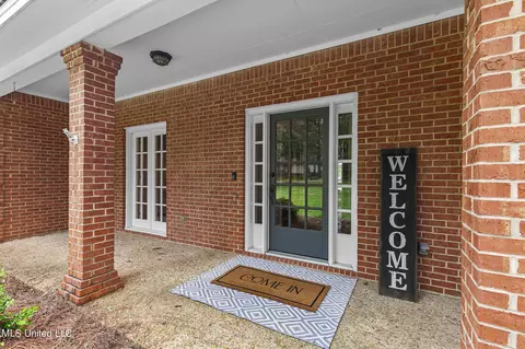 Exterior - 602 Forest Point Dr, Brandon, MS 39047 photo 4 of 21