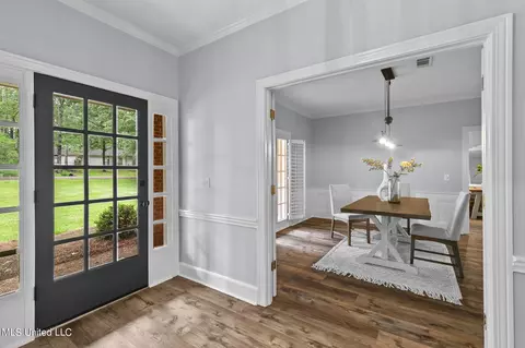 Entry Way - 602 Forest Point Dr, Brandon, MS 39047 photo 3 of 9