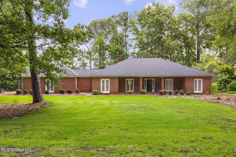 602 Forest Point Dr, Brandon, MS 39047