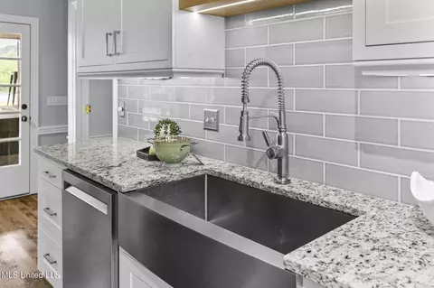 Kitchen - 602 Forest Point Dr, Brandon, MS 39047 photo 6 of 6