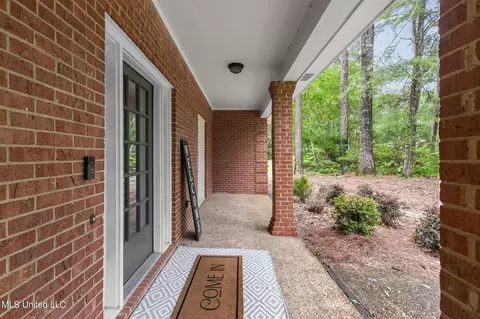 Exterior - 602 Forest Point Dr, Brandon, MS 39047 photo 5 of 21
