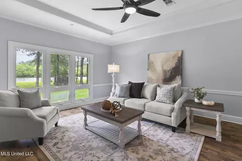 Living - 602 Forest Point Dr, Brandon, MS 39047 photo 3 of 6