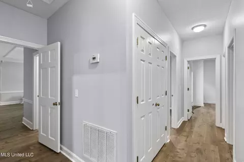 Entry Way - 602 Forest Point Dr, Brandon, MS 39047 photo 7 of 9