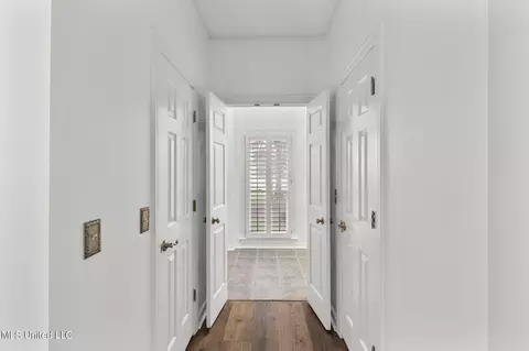 Entry Way - 602 Forest Point Dr, Brandon, MS 39047 photo 8 of 9