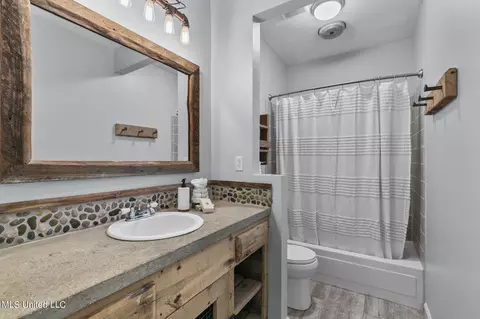 Bath - 602 Forest Point Dr, Brandon, MS 39047 photo 4 of 5