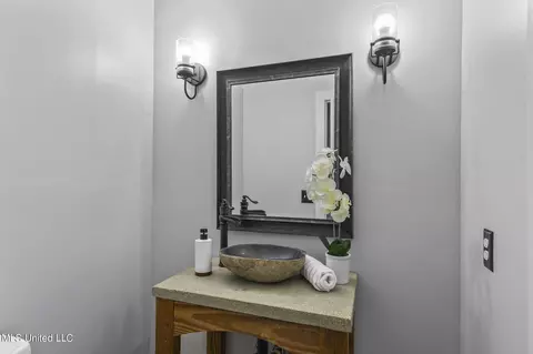 Bath - 602 Forest Point Dr, Brandon, MS 39047 photo 5 of 5