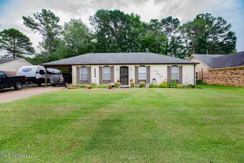 8208 Chesterfield Dr, Southaven, MS 38671
