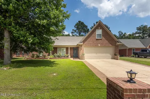 6720 White Hawk Ln, Olive Branch, MS 38654
