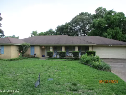 1243 Ferncrest Dr, Jackson, MS 39211
