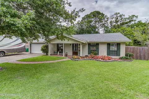 2717 Montclair Ave, Pascagoula, MS 39567