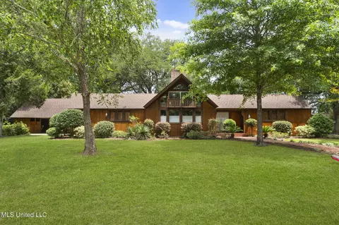464 Lumpkin St, Lucedale, MS 39452