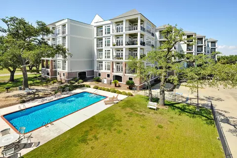 1100 W Beach Blvd #307, Pass Christian, MS 39571
