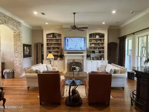 Living - 186 Slade Rd, Morton, MS 39117 photo 3 of 3