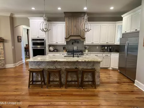 Kitchen - 186 Slade Rd, Morton, MS 39117 photo 6 of 8