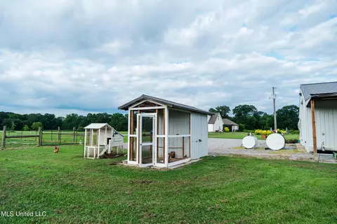 Exterior - 186 Slade Rd, Morton, MS 39117 photo 11 of 11