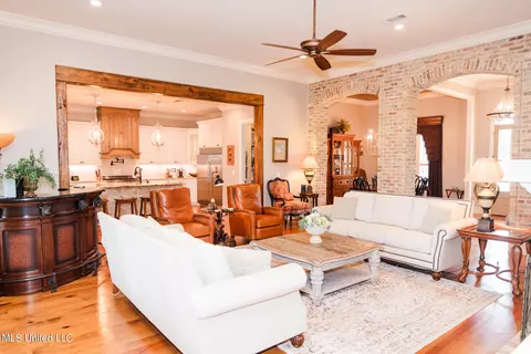 Living - 186 Slade Rd, Morton, MS 39117 photo 1 of 3