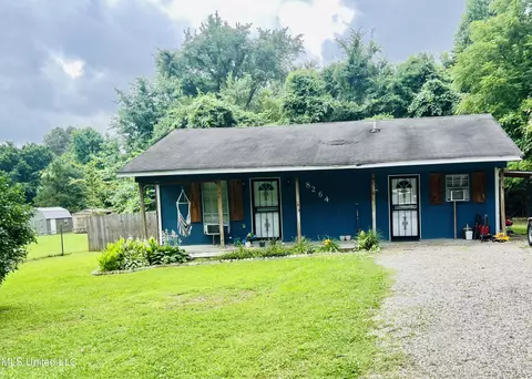 8264 Polk Ln, Olive Branch, MS 38654
