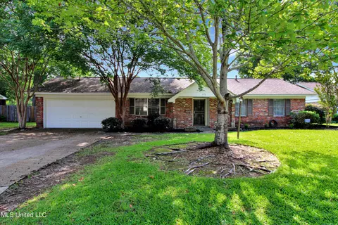 276 Belaire Dr, Pearl, MS 39208