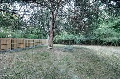 Exterior - 105 S Park Dr, Jackson, MS 39211 photo 4 of 4