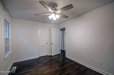 Bedroom - 105 S Park Dr, Jackson, MS 39211 photo 5 of 6