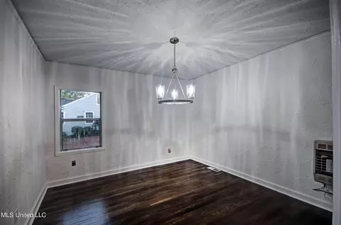 Dining - 105 S Park Dr, Jackson, MS 39211 photo 1 of 2