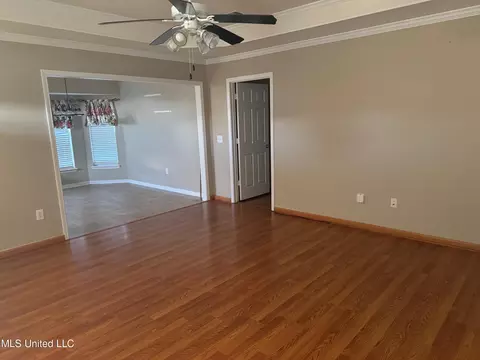Living - 110 Cedar Spring Cir, Pearl, MS 39208 photo 2 of 2