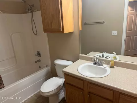 Bath - 110 Cedar Spring Cir, Pearl, MS 39208 photo 1 of 2