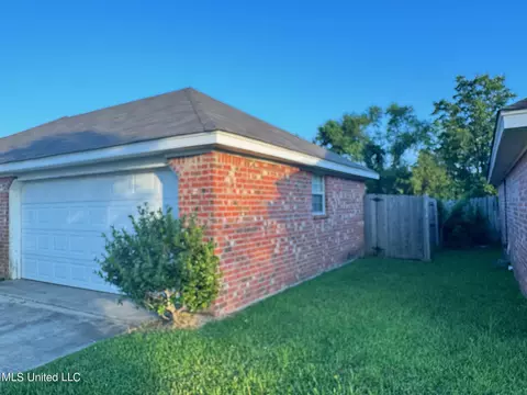Exterior - 110 Cedar Spring Cir, Pearl, MS 39208 photo 4 of 7