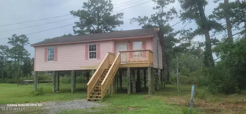 5026 Gem St, Bay Saint Louis, MS 39520