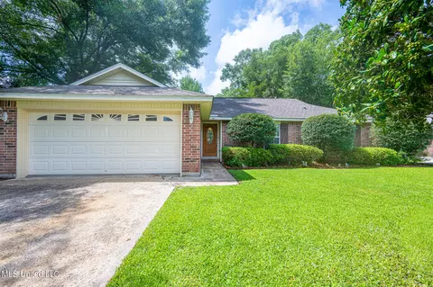 1427 W Hall Ave, Slidell, LA 70460