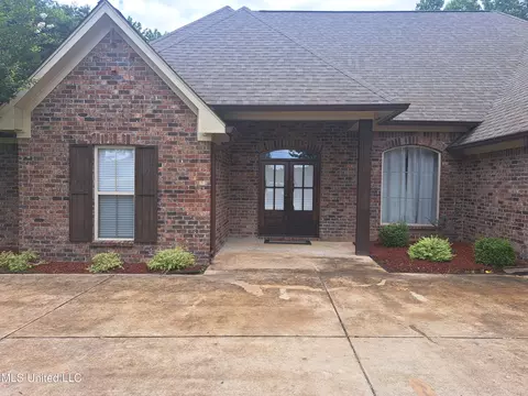 Exterior - 1130 Sanctuary Dr, Brandon, MS 39042 photo 3 of 6