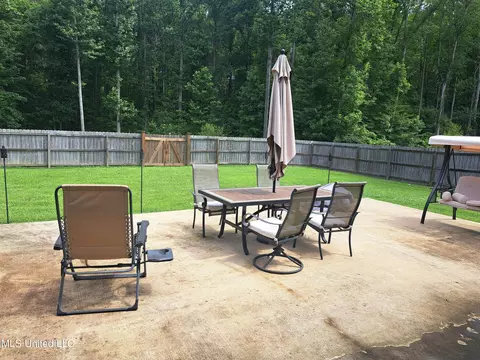 Exterior - 1130 Sanctuary Dr, Brandon, MS 39042 photo 5 of 6