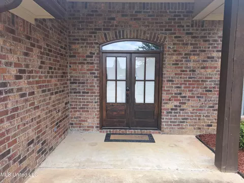 Entry Way - 1130 Sanctuary Dr, Brandon, MS 39042 photo 1 of 2