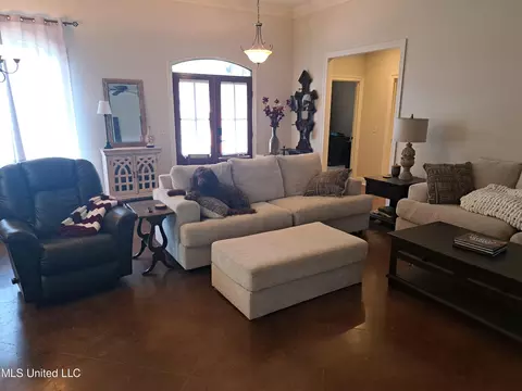 Living - 1130 Sanctuary Dr, Brandon, MS 39042 photo 3 of 3