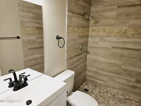 Bath - 314 Francis St, Jackson, MS 39206 photo 1 of 4