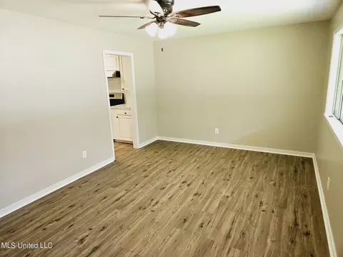 Living - 314 Francis St, Jackson, MS 39206 photo 1 of 2