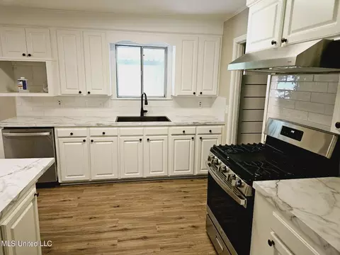 Kitchen - 314 Francis St, Jackson, MS 39206 photo 1 of 2
