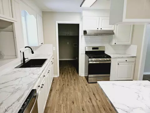 Kitchen - 314 Francis St, Jackson, MS 39206 photo 2 of 2