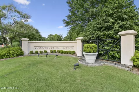 338 Saint Andrews Dr, Jackson, MS 39211 photo 22