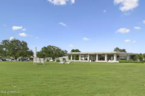 338 Saint Andrews Dr, Jackson, MS 39211 photo 23