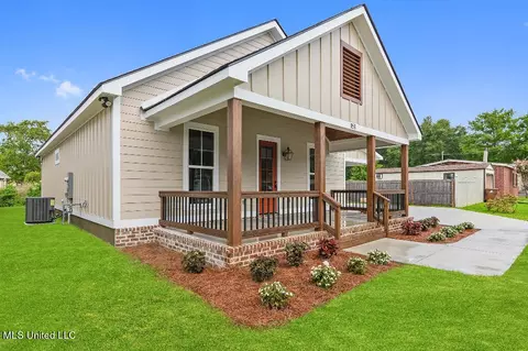 151 Markham Dr, Long Beach, MS 39560